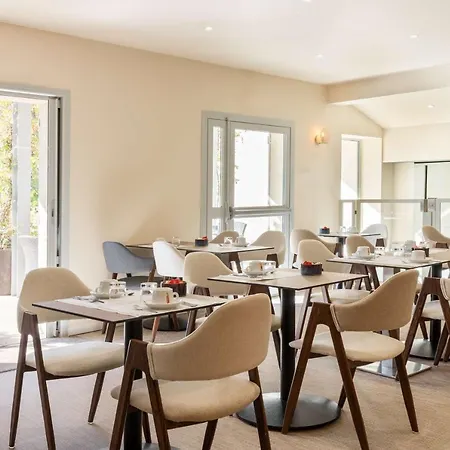 Western & Coeur De Hotel 3*