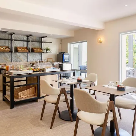 Western & Coeur De Hotel Cassis