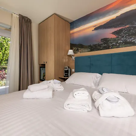 Western & Coeur De Hotel 3*