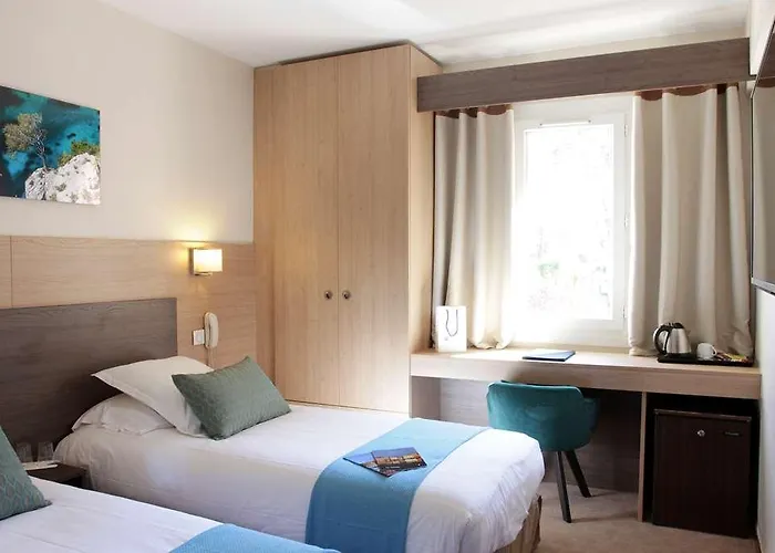 Western & Coeur De 3* Cassis