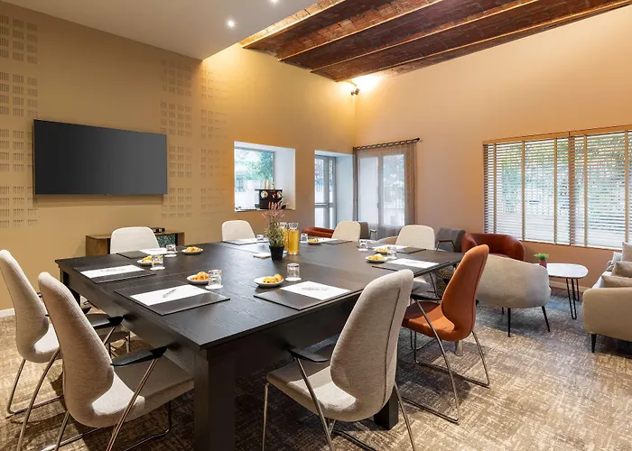 Western & Coeur De Cassis